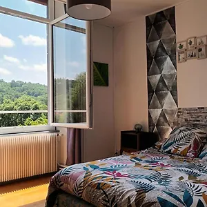 appartement-chaleureux-de-82m2-proche-de-vulcania.hotels-rhonealpes.com/