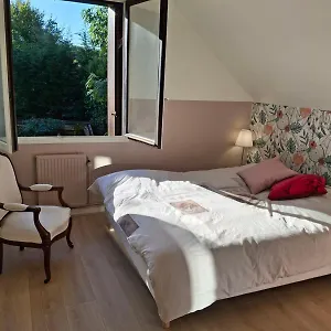 Au Pied De Lille